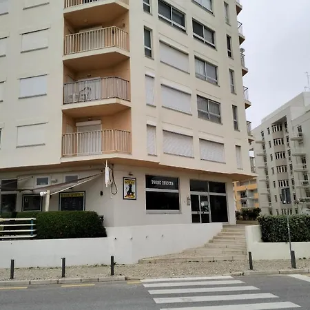 10e Invicta - Casas & Papeis Apartamento Armação de Pêra