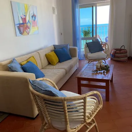 Apartamento 10e Invicta - Casas & Papeis *